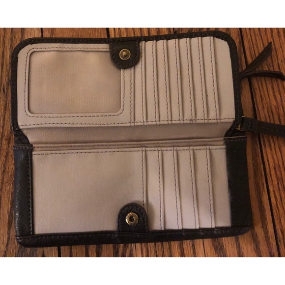 Fossil Leather Bi-fold Wallet - Picture 5 of 5